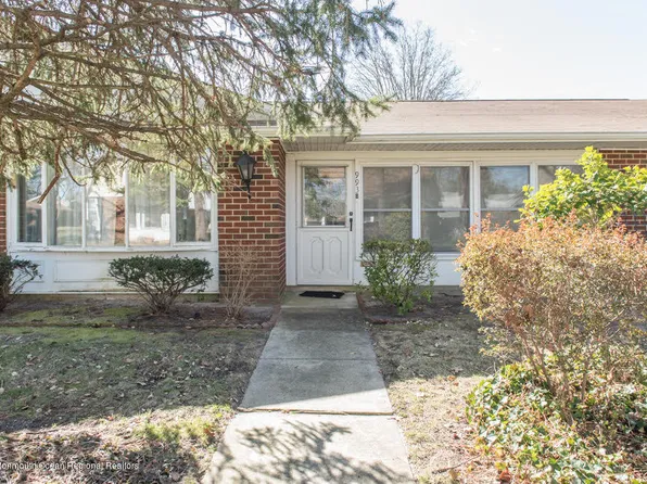 993B Argyll Cir, Lakewood, NJ 08701
