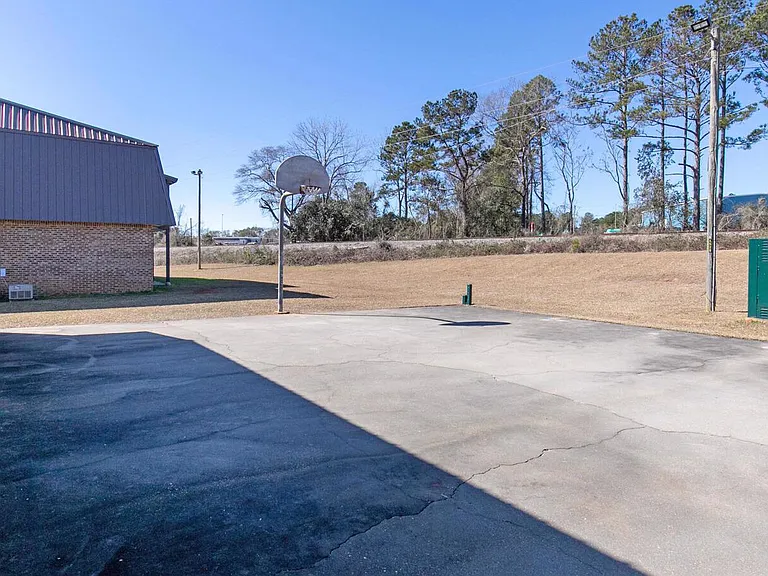Dixon Heights — Photo 16