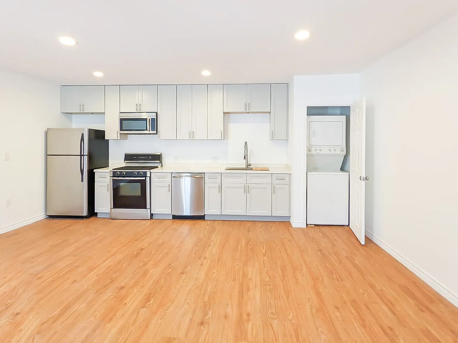 5302 Lafayette St — Photo 1