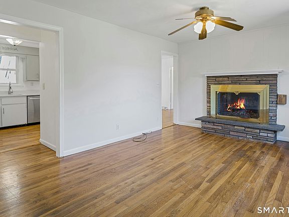 4th image of 100 Loftus Cir