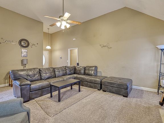 5th image of 393 Split Oak Ln