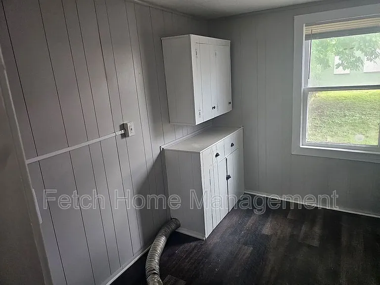 428 Smith St — Photo 8
