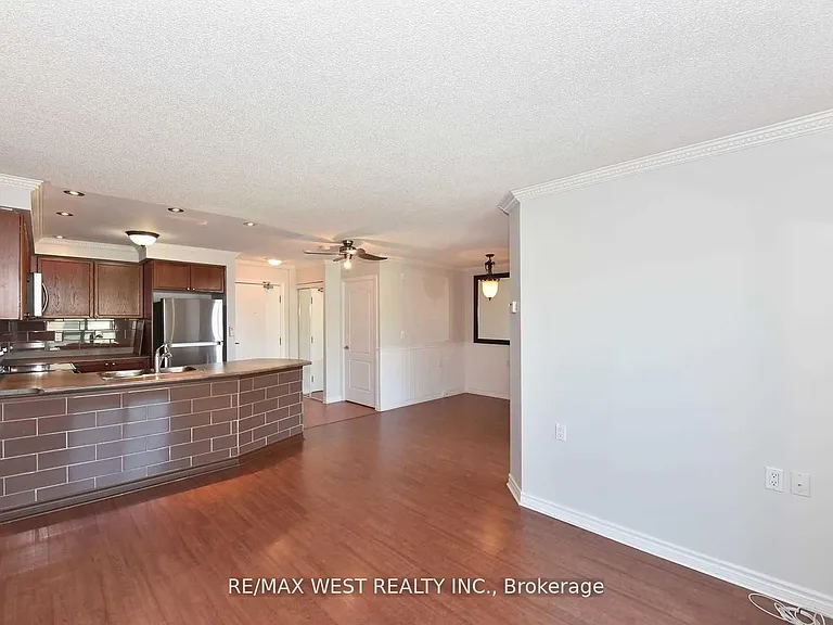 935 Sheppard Ave W #Penthouse 810 — Photo 13