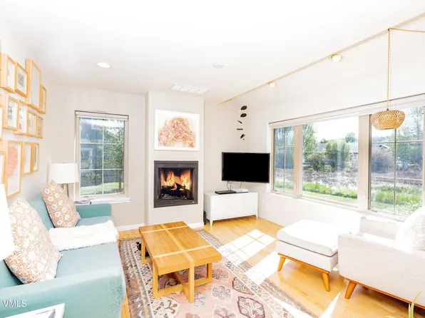 12 Tenderfoot Ln APT A, Gypsum, CO 81637