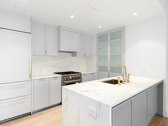 5th image of 310 W 113th St #201