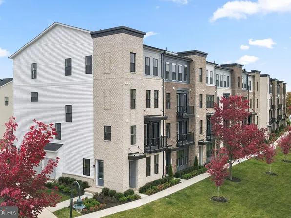 43316 Farringdon Sq, Broadlands, VA 20148