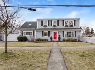 2044 Elmwood Ave, Wilmette, IL