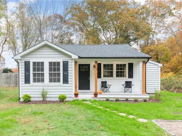 251 South Rd, South Kingstown, RI 02879