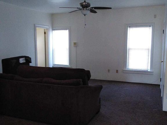 4th image of 204 Whitestown Vlg