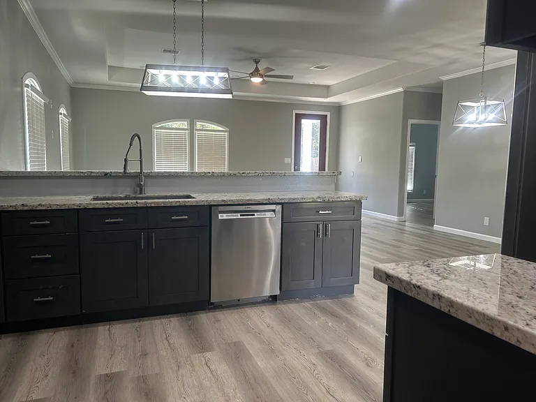 6599 Johnson Ln — Photo 4