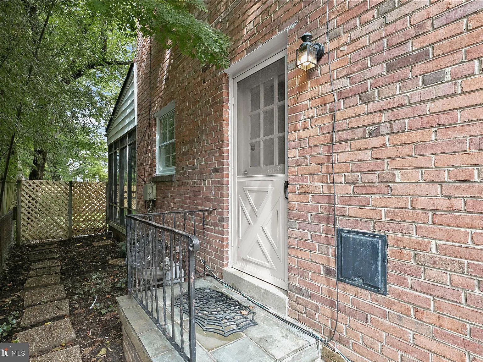 4 bed, 3.5 bath, 2499 sqft, $5,500 — Photo 3