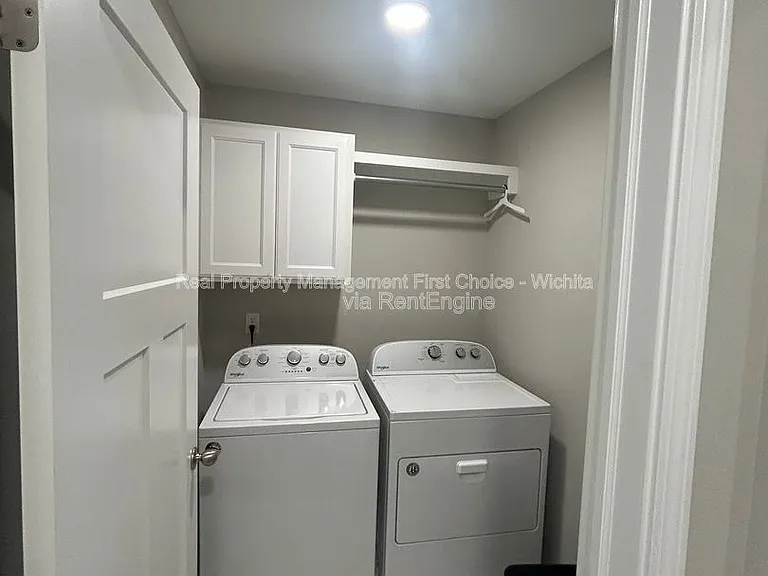 902 E Bellows St — Photo 22