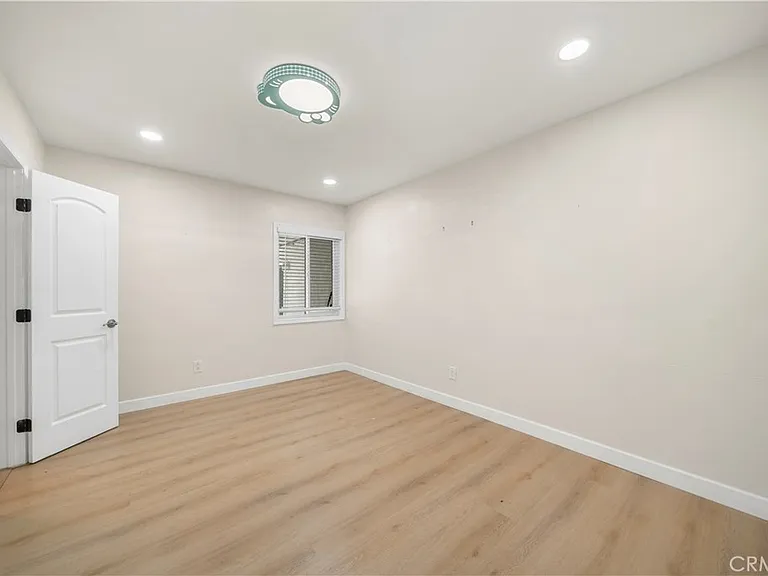 912 W Hill Ave — Photo 14