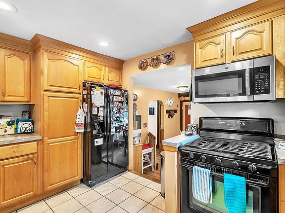 4th image of 274 Great Rd