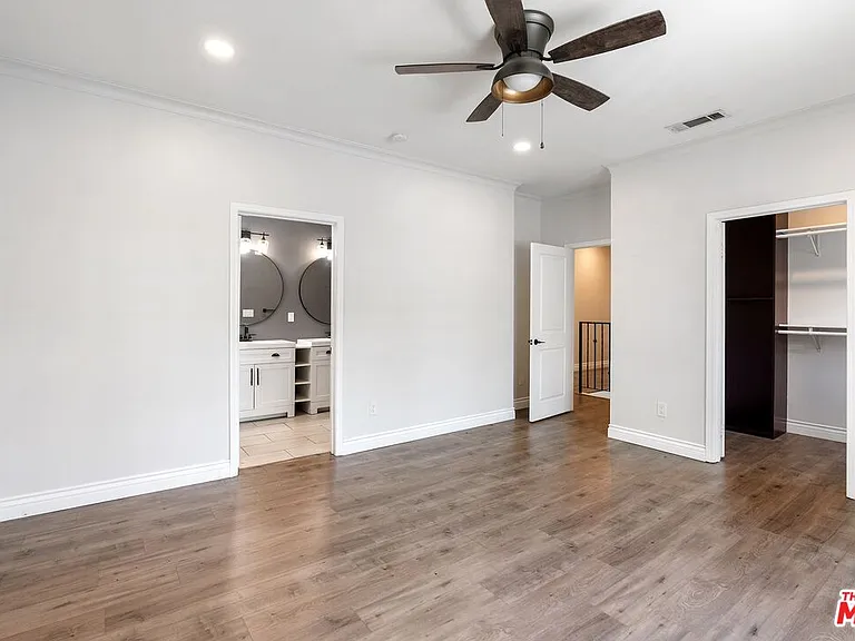 7124 Farralone Ave #101 — Photo 9