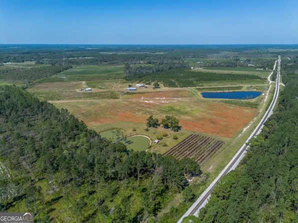 159 Jabbers Ln, Nicholls, GA 31554