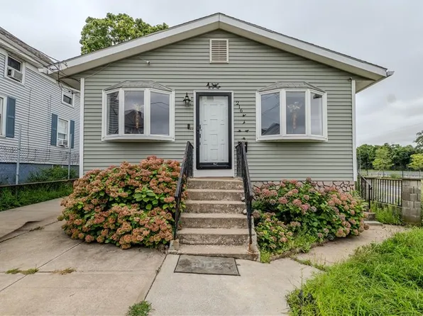 216 Wendell St, Providence, RI 02909