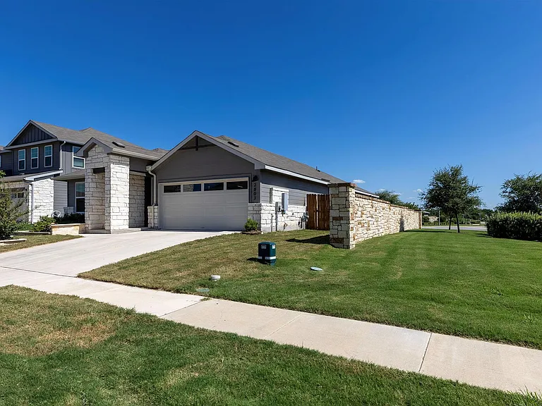 2803 Canteen Creek Way — Photo 2
