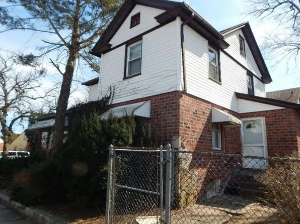 61 Pierson St, Hempstead, NY 11550