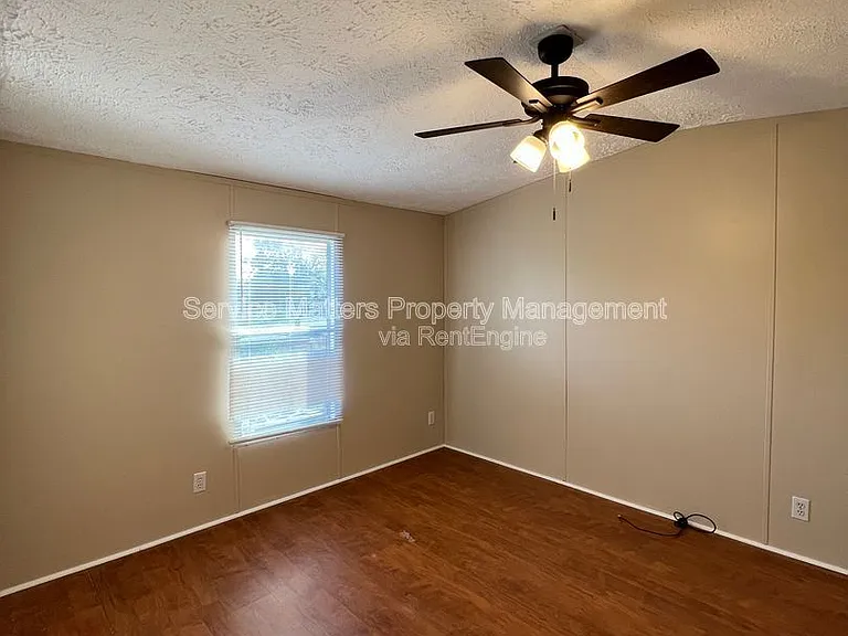 4819 Douglas Dr — Photo 7
