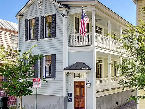 54 Hanover St Photo 1