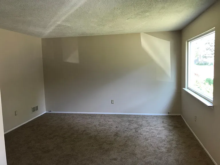415 Pingree Blvd — Photo 4