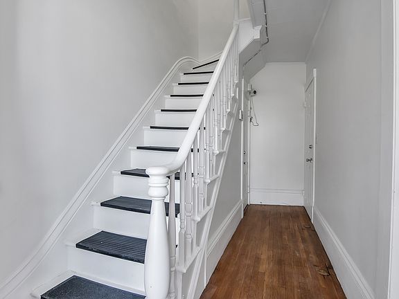4th image of 139 E Haverhill St