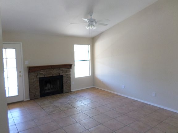 4th image of 1751 E Sierra St