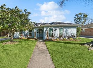 155 Sedgefield Dr, Harahan, LA 70123