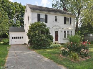 15 Bradley St, Rumford, RI 02916