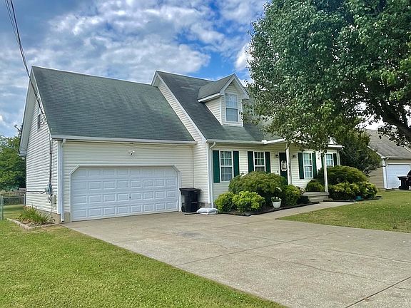 2nd image of 2911 Penny Ln