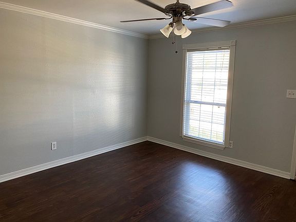 2nd image of 2138 Airline Dr Unit 112