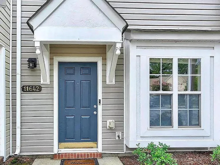 2 bed, 1034 sqft, $1,695 — Photo 2
