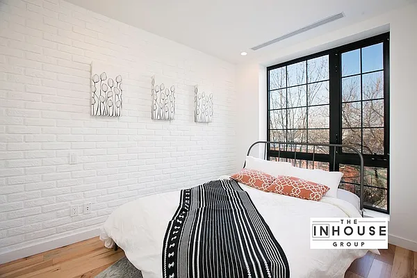 Sold by The InHouse Group | media 5