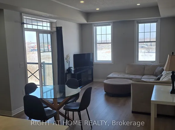 272 Georgian Dr #301, Oakville, ON L6H 0K4