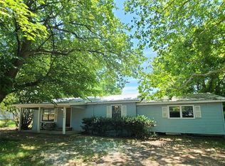 208 E Maple St, Ravenna, TX 75476