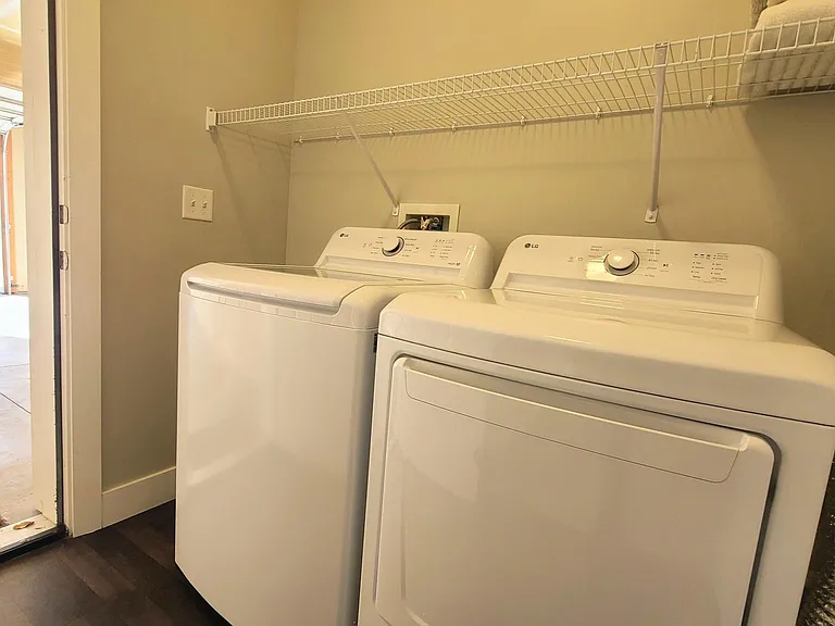 74 W Silver Springs Dr — Photo 17