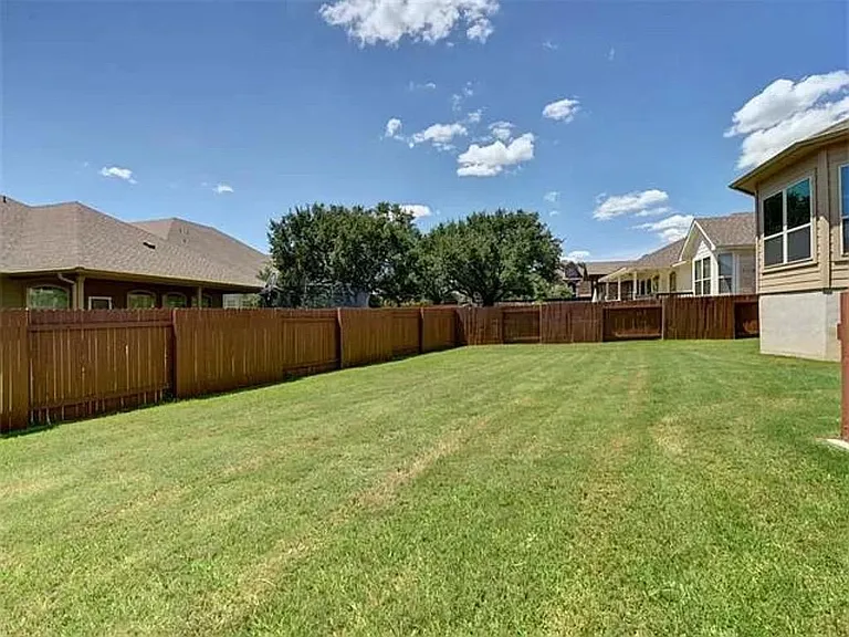 108 Lake Texana Ct — Photo 12