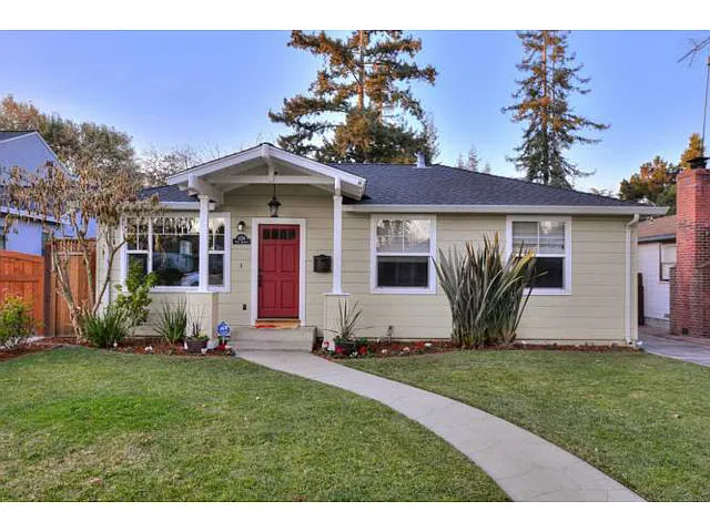 1239 Pine Ave photo 1