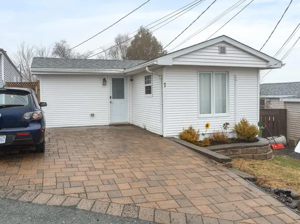 7 Hillside Dr, Harrietsfield, NS B3V 1A8