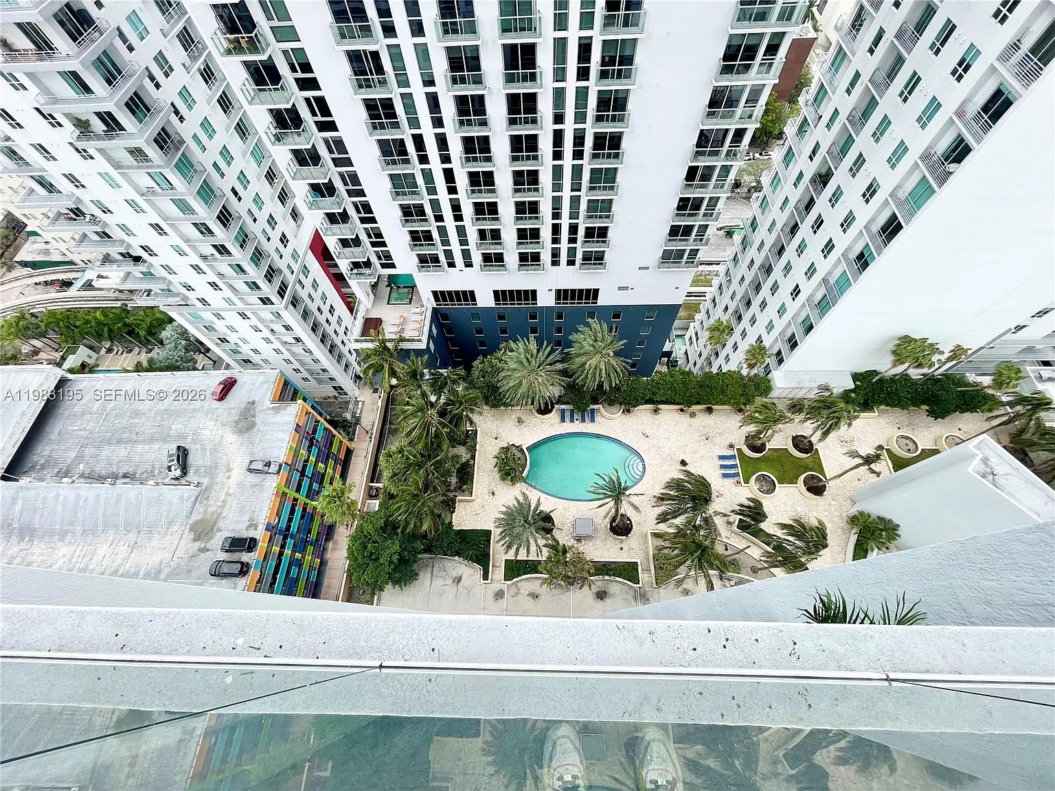 Vizcayne South Condo — Photo 4
