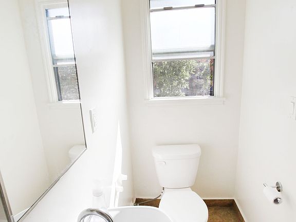 5th image of 858 Lincoln Blvd APT 6