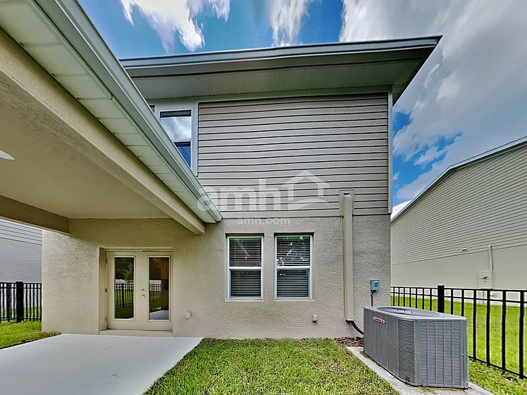 1115 Walden Pond Dr — Photo 24