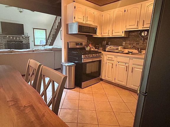 4th image of 44 S Northgate Ct