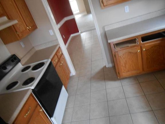 4th image of 776 Grant Dr