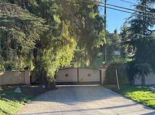 9528 N Sunland Blvd, Sunland, CA 91040