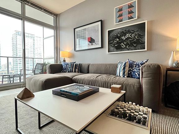 2nd image of 553 S Clark St #806