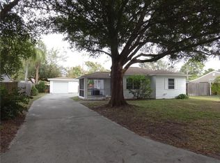 1125 Essex Dr N, Saint Petersburg, FL 33710