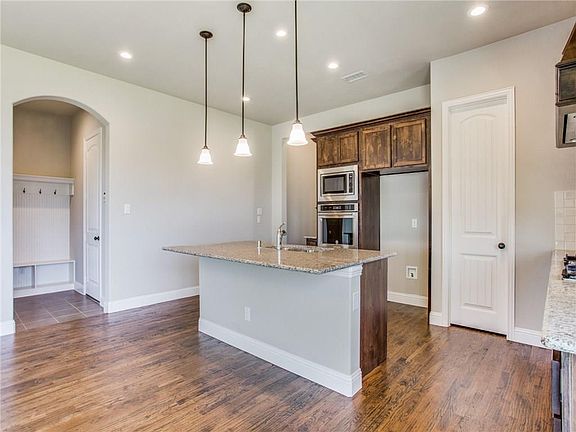 3rd image of 3311 Stone Canyon Dr