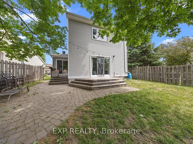 32 Flanders St — Photo 36